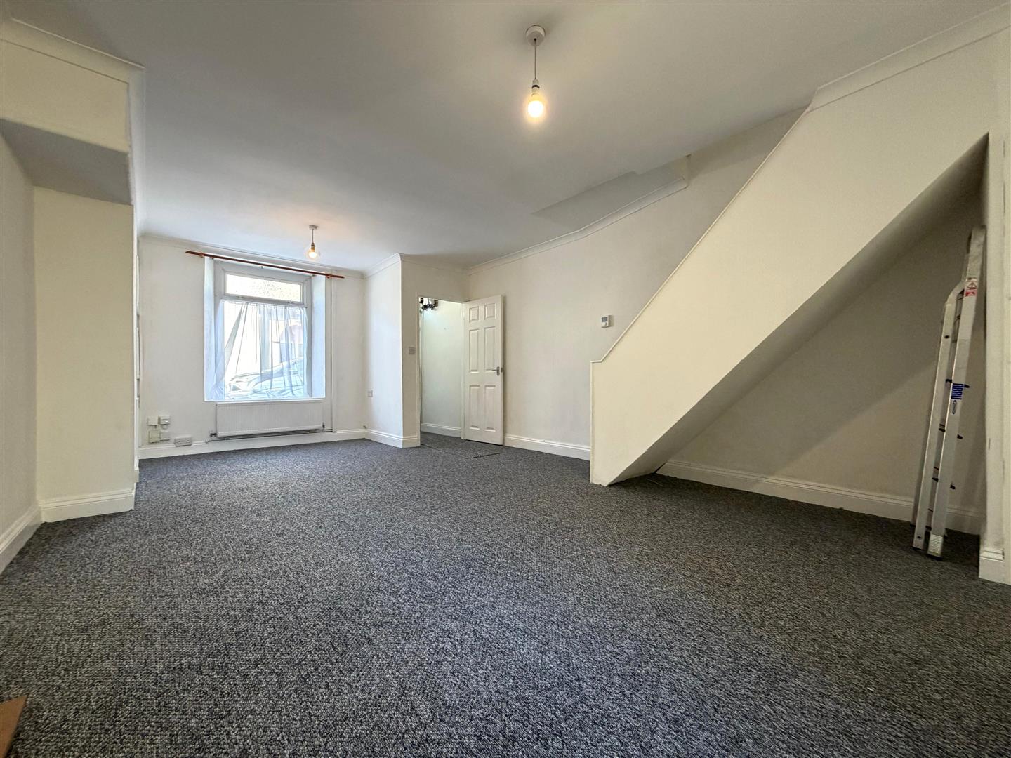 Spring Terrace, Sandfields, Swansea, SA1 3TD